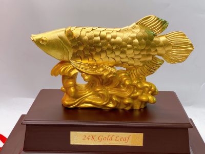 Biểu trưng tượng cá rồng dát vàng lá 24k