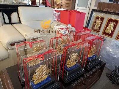 Mô hình thuyền dát vàng 24k